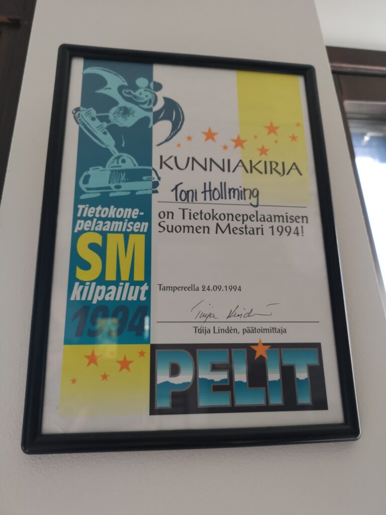 Kuva 5. Toni Hollmingin saama mestaruusdiplomi vuodelta 1994. Kuva Toni Hollming.